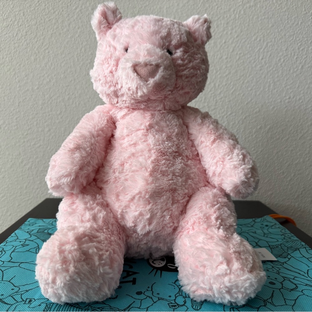 BNWT / Authentic Jellycat Large Leola Bear / Rare / HTF!